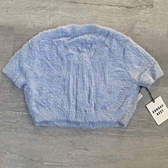 BRAND NEW WITH TAG Aritzia Sunday Best Effie Fuzzy Cropped Cardigan XS - Picture 3 of 4